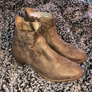 Brown suede and sparkle booties